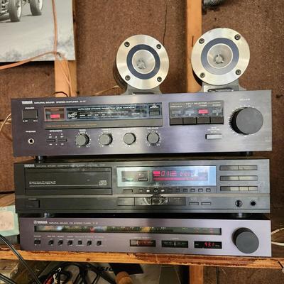 Yamaha Natural Sound Amplifier a-17 , Compact Disc Player CDx-520 , Tuner T-2 , with 1 Bose Speaker + 2 Bullet Tweeters