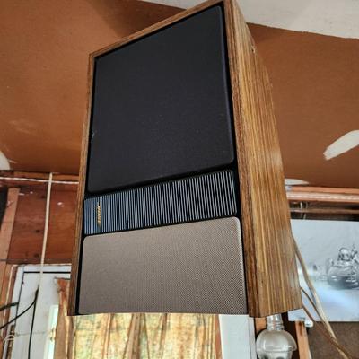 Yamaha Natural Sound Amplifier a-17 , Compact Disc Player CDx-520 , Tuner T-2 , with 1 Bose Speaker + 2 Bullet Tweeters