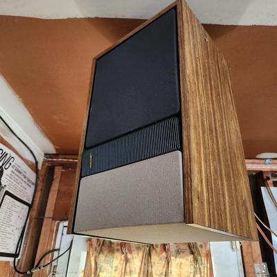 Yamaha Natural Sound Amplifier a-17 , Compact Disc Player CDx-520 , Tuner T-2 , with 1 Bose Speaker + 2 Bullet Tweeters