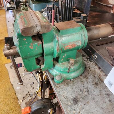 Large 5" Bench Vise