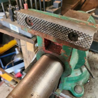 Large 5" Bench Vise