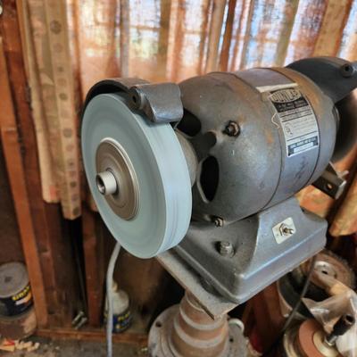 Dunlap 1/4 Hp Grinder Type SR14E includes Base Stand