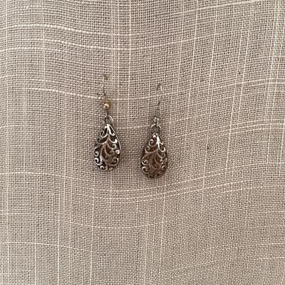 Silver toned filagree teardrop earrings