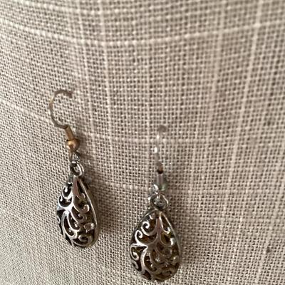 Silver toned filagree teardrop earrings