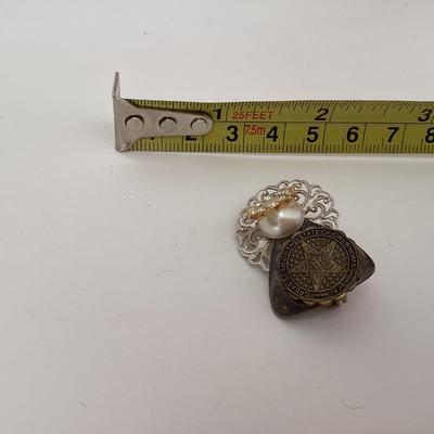 Oklahoma state seal angel brooch pin