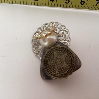 Oklahoma state seal angel brooch pin