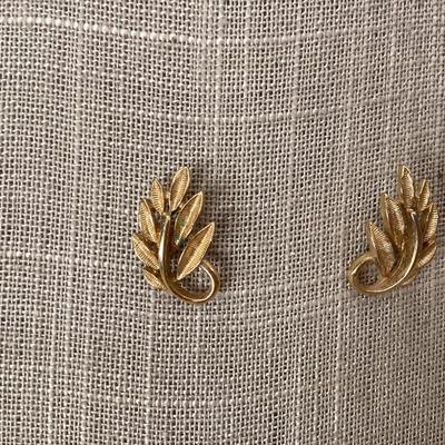 Gold tone leaf earrings