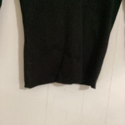 August silk XL black sweater with sleeves