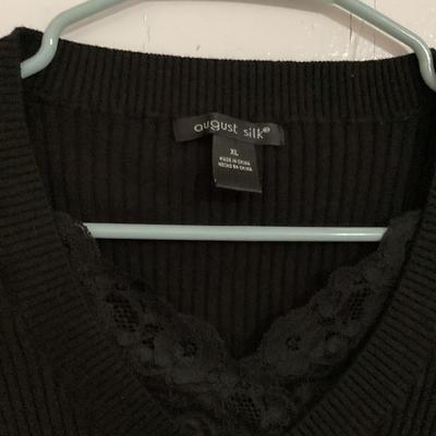 August silk XL black sweater with sleeves