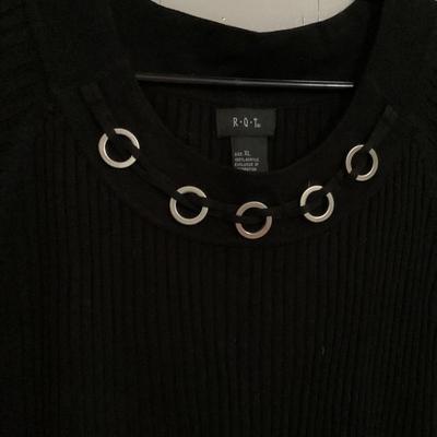 RQT short sleeve black sweater w neck detail XL