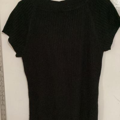 RQT short sleeve black sweater w neck detail XL