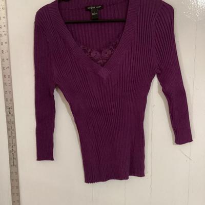 August silk purple 3/4 sleeve sweater L v neck with lace detail
