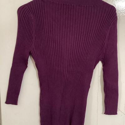 August silk purple 3/4 sleeve sweater L v neck with lace detail
