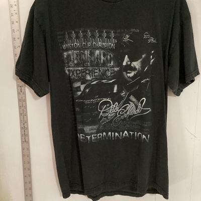 Winston Cup champ Dale Earnhardt Men's M