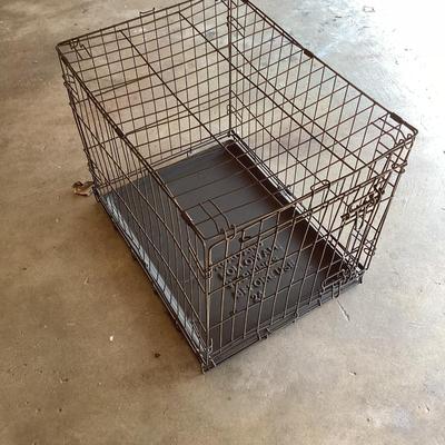 Dog crate, puppy size w bottom tray