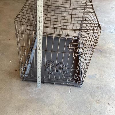 Dog crate, puppy size w bottom tray