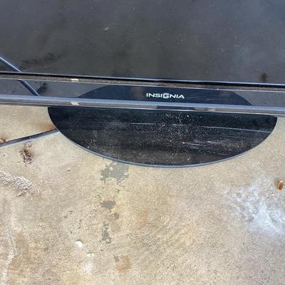Insignia 32 inch tv- NO remote