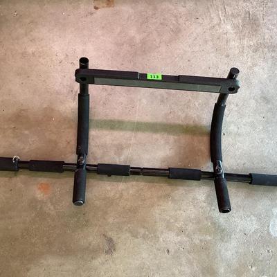 Pro form doorway pull up bar