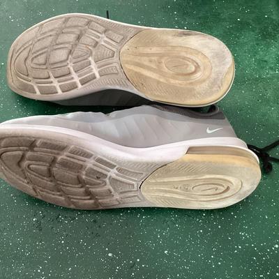 US men's 11 Nike shoes DS air max
