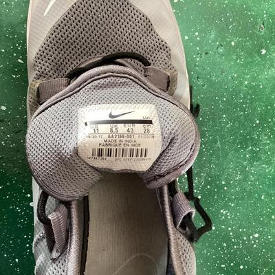 US men's 11 Nike shoes DS air max