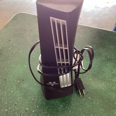 vornado desk fan with rotation 11 inch tall