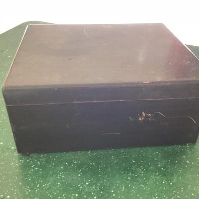 wooden keepsake box with hinged fitted lid
