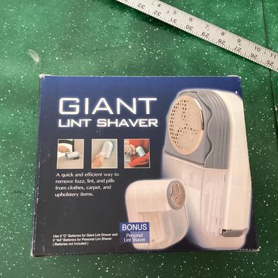 giant lint shaver