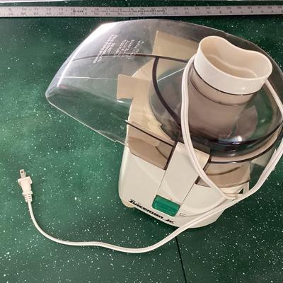 table top juicer- the Juiceman