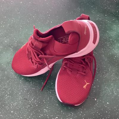 US women's size 8 puma dark red running shoes