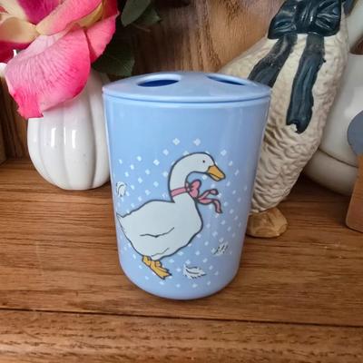 Household knickknacks Geese - alarm clock - vase with flowers and more