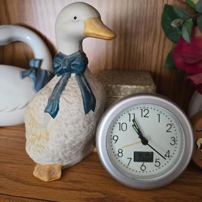 Household knickknacks Geese - alarm clock - vase with flowers and more