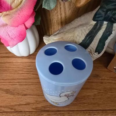 Household knickknacks Geese - alarm clock - vase with flowers and more