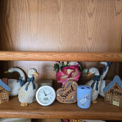 Household knickknacks Geese - alarm clock - vase with flowers and more