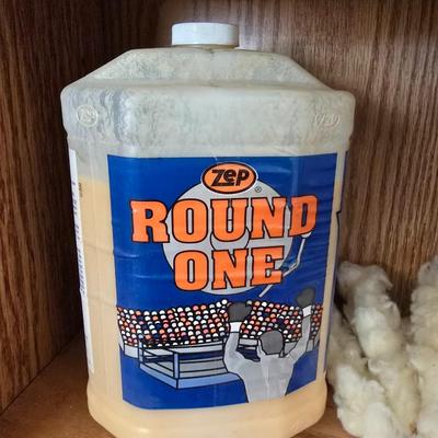 Impact Paintballs- 1000 count and a bottle of Round one hand cleaner