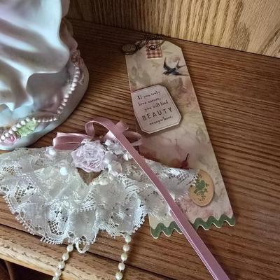 Angel Figurine, Swan, Pink Art blown Glass Vase & Floral Decor