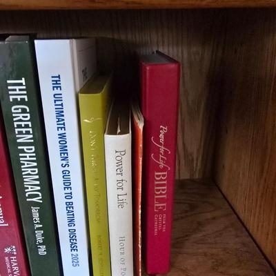 A variety of books mostly hardback - The green pharmacy - Memory rescue - Super Remedies and other great titles