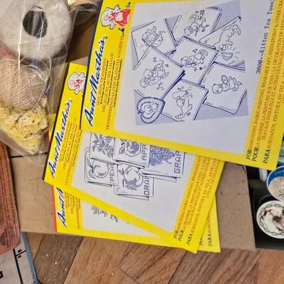 Sewing starter kit - needles - electric scissors - booklets- buttons - thread and much more