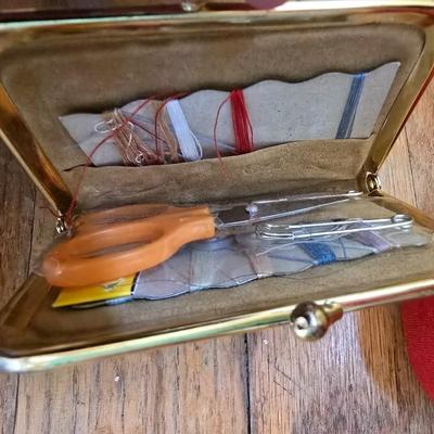 Sewing starter kit - needles - electric scissors - booklets- buttons - thread and much more