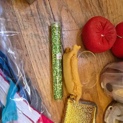 Sewing starter kit - needles - electric scissors - booklets- buttons - thread and much more