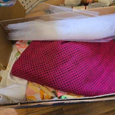 Sewing starter kit - needles - electric scissors - booklets- buttons - thread and much more
