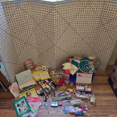 Sewing starter kit - needles - electric scissors - booklets- buttons - thread and much more