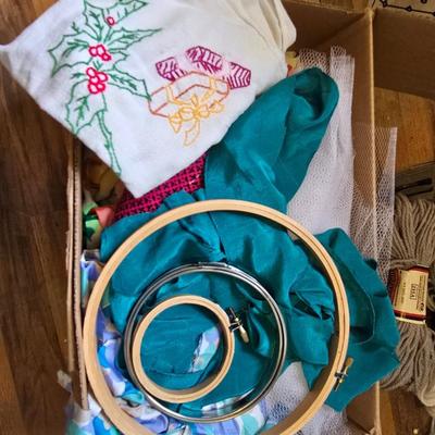 Sewing starter kit - needles - electric scissors - booklets- buttons - thread and much more