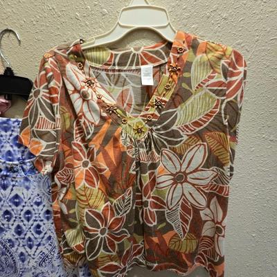Ladies' tops - PM - no tags