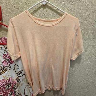 Women's short sleeve shirts - no tags