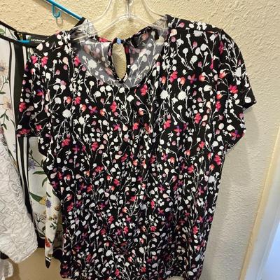 Women's tops - Liz Claiborne - apt 9 - dip