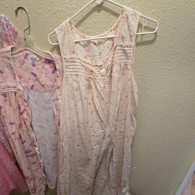 Nightgowns & Pajamas
