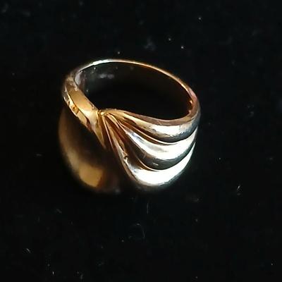 Vintage style 10K swirl design ring Size 7