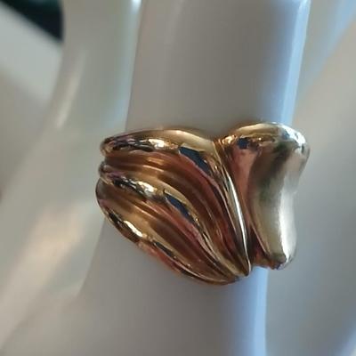 Vintage style 10K swirl design ring Size 7