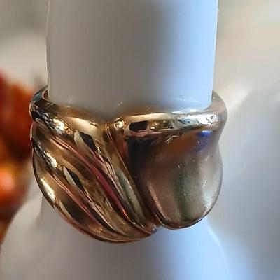 Vintage style 10K swirl design ring Size 7