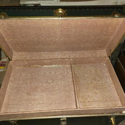 LOT 3: Luggage Trunk with Tray